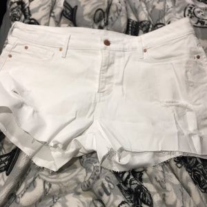 It's too big for me but would be flattering